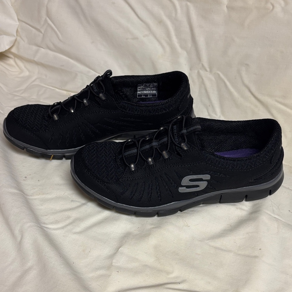 Skechers Women's Black and Gray Sneakers